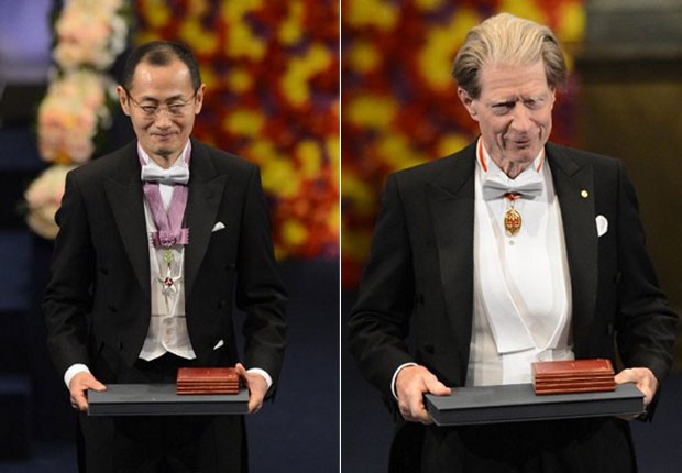À esquerda, o japonês Shinya Yamanaka; à direita, o britânico John B. Gurdon. Ambos receberam o Prêmio Nobel de Medicina (Foto: Jonathan Nackstrand/AFP)