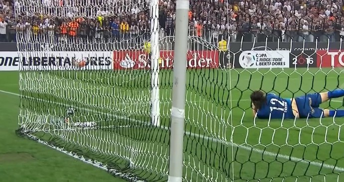 Goleiro do Corinthians desbanca xará e lateral e leva título de melhor defesa