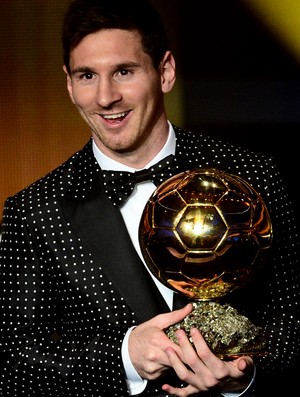 lionel messi bola de ouro premiação estilo roupa (Foto: Agência AFP)