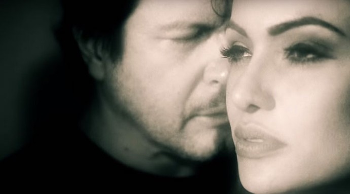 Paulo Ricardo contracena com Sheila Lima, sósia de Angelina Jolie (Foto: Reprodução)