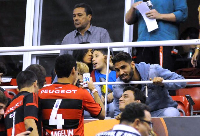 Wallace e Luxemburgo, Flamengo X Maccabi Basquete (Foto: André Durão)