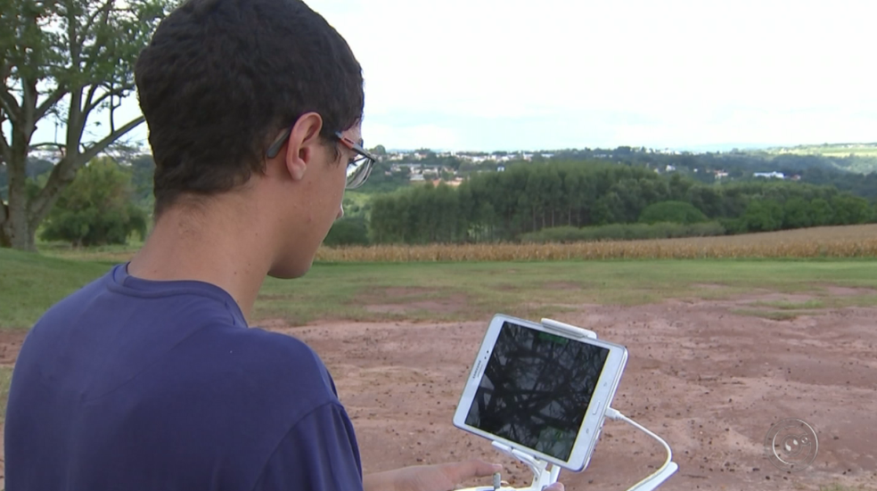 Uso de novas ferramentas em Pompeia está atraindo os jovens  (Foto: Reprodução/TV TEM)