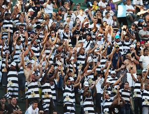 torcida jogo Corinthians e Náutico (Foto: Marcos Ribolli / Globoesporte.com)