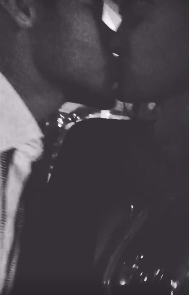 Bruna Marquezine E Neymar Se Beijam Em Noitada Romantica Quem Quem News