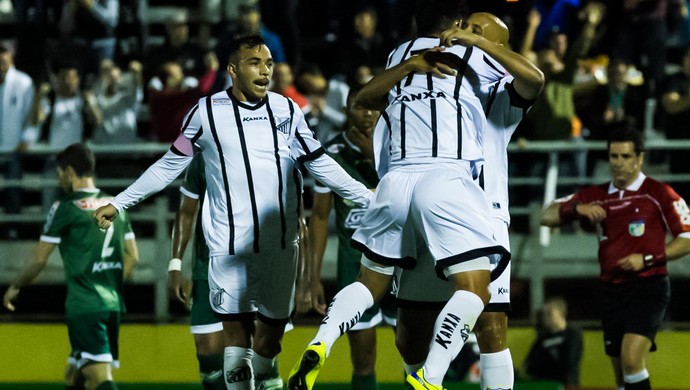 Leandro Silva comemora gol Bragantino Luverdense Série B (Foto: Fábio Moraes/ Futura Press/ Estadão) Leandro Silva comemora gol Bragantino Luverdense Série B (Foto: Fábio Moraes/ Futura Press/ Estadão)