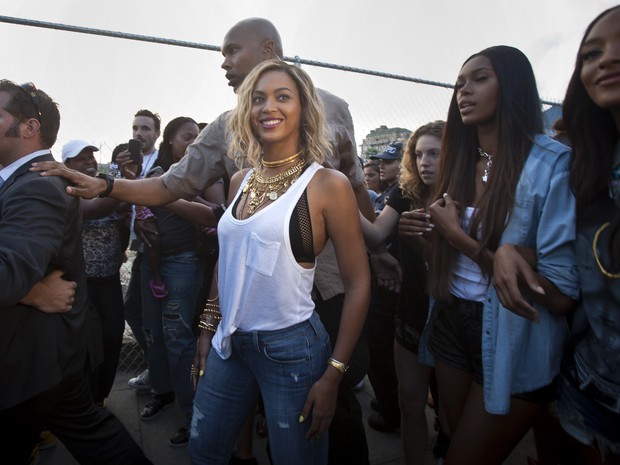 Beyoncé em parque em Nova York, nos Estados Unidos (Foto: Carlo Allegri/ Reuters)