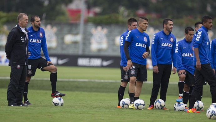 Timão inicia semana “longa”; exames vão determinar possíveis mudanças.