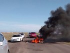Moradores queimam pneus em ato contra más condições da ERS-786