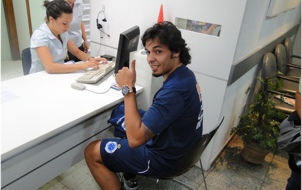Ricardo Goulart faz exames em Belo Horizonte (Foto: Marco Antônio Astoni / Globoesporte.com)