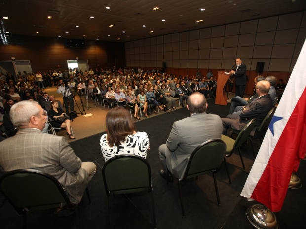 Representantes de instituições locais acompanharam a cerimônia de assinatura do termo de compromisso entre governo do estado e ONU. (Foto: Divulgação/Governo do Pará)