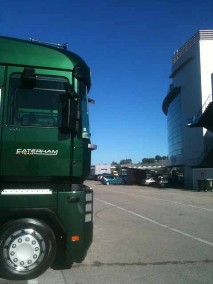 Motorhome Caterham em Jerez (Foto: Reprodução/Facebook Circuito de Jerez)