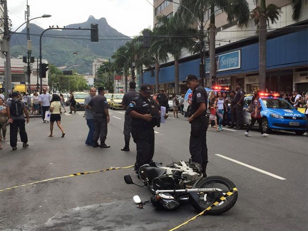 G V Deo Mostra Socorro A Mulher Que Morreu Ao Ser Baleada Na Tijuca