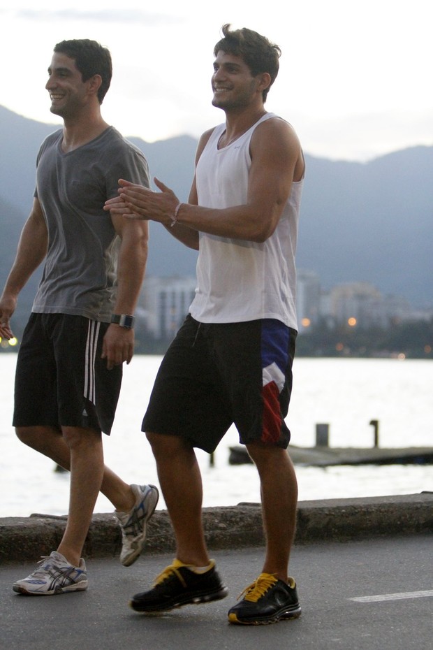 André ex-bbb malhando em orla no Rio de Janeiro (Foto: Gil Rodrigues/ FotoRio News)