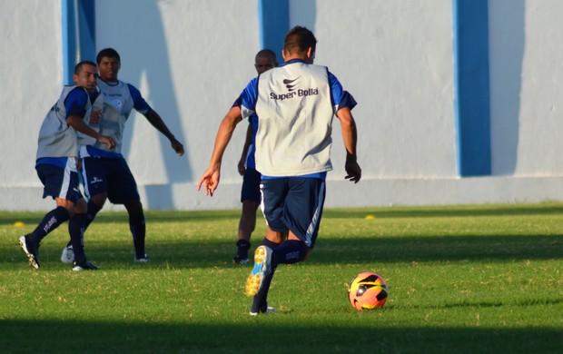 Confiança treinou para duelo contra o Guarani (Foto: Felipe Martins/GLOBOESPORTE.COM)