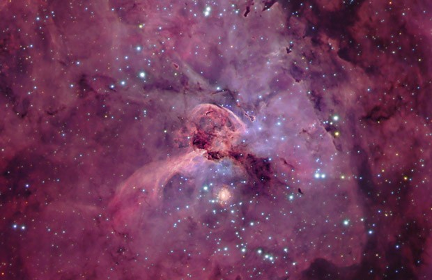 Michael Sidonio registrou esta imagem da Nebulosa Carina, milhões de vezes mais bilhante que o Sol e maior. Ela é instável e um dia se transformará em uma supernova (Foto: Eta Carinae and her Keyhole/Michael Sidonio)
