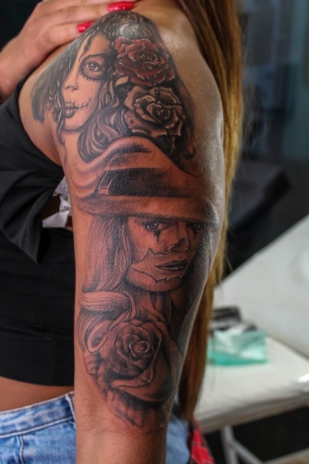 Ego Ariany Nogueira Ex Bailarina Baleada Tatua O Proprio Rosto Em Estilo Caveira Noticias De Famosos Muitos antropólogos defendem que essas tatuagens em múmias do sexo feminino tinham um efeito cosmético, com a. ego globo
