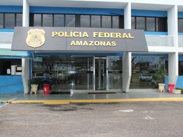Operação é realizada por equipes da Polícia Federal (Foto: Ana Graziela Maia/G1)