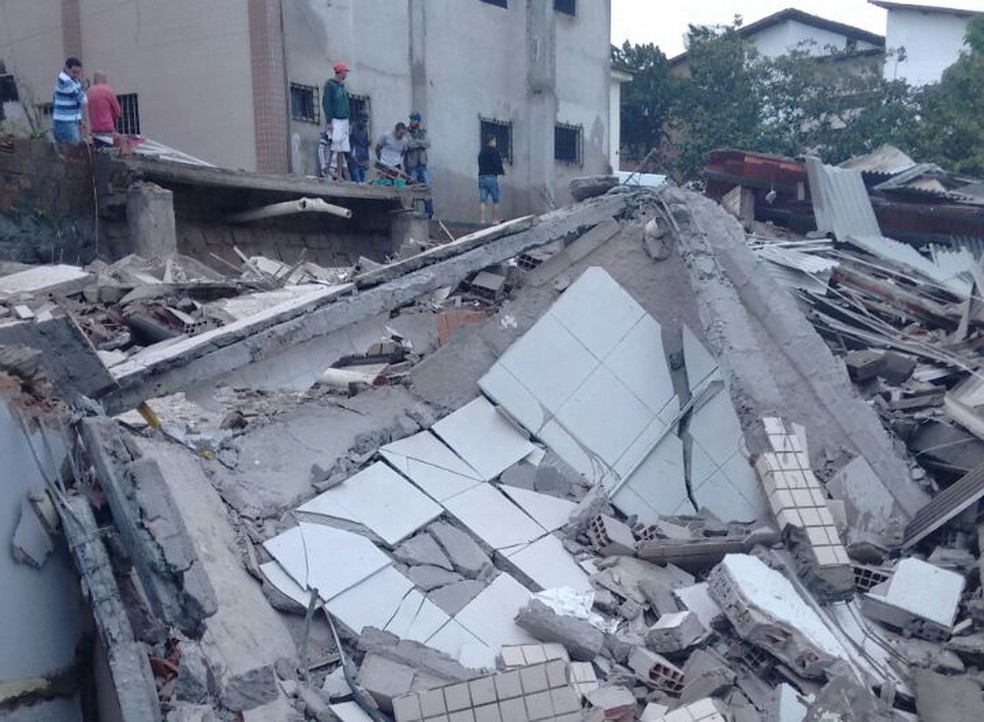 Causa do desabamento do prédio em Garanhuns ainda é desconhecida (Foto: Allan Gustavo/Divulgação)
