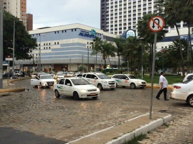 G Taxistas Protestam Contra T Xis Piratas Nas Ruas De Fortaleza