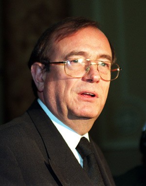 O parlamentar britânico John Sewel, em foto de 1997 (Foto: Suzanne Hubbard/PA)