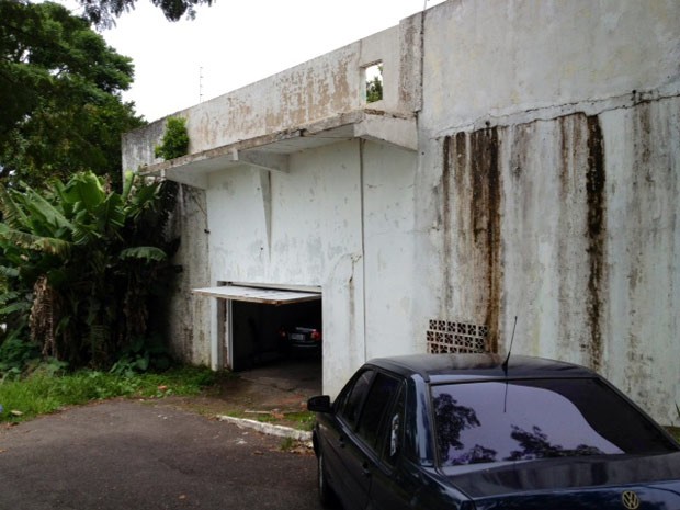 Desmanche fica na Rua Chuí, no bairro Petrópolis em Novo Hamburgo (Foto: Alexandre dos Santos/RBS TV)