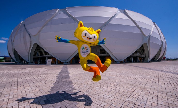Mascote olímpico na Arena da Amazônia (Foto: Joel Arthus/Secom)