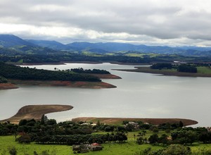 Imagem represa reserva jaguari-jacarei na cidade de Bragança Paulista no interior de São Paulo - sistema Cantareira (Foto: Luis Moura / Parceiro / Agência O Globo)