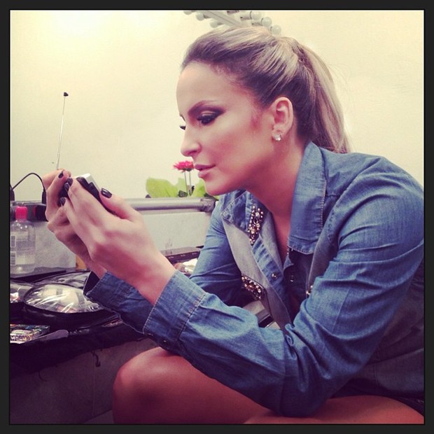 Claudia Leitte assiste ao &#39;The Voice Brasil&#39; (Foto: Instagram/ Reprodução)
