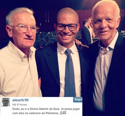 Alex posta foto ao lado de dois ídolos palmeirenses e brinca: 