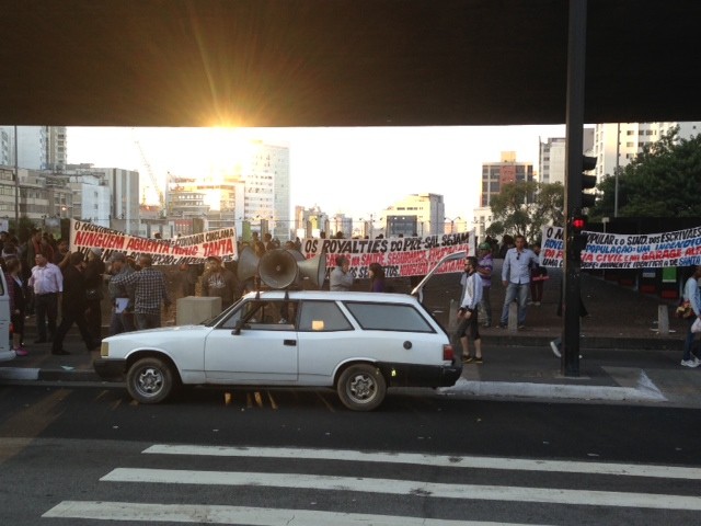 Caravan de organizador quebrou e evento começou atrasado (Foto: Roney Domingos/G1)