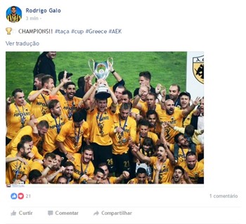 Rodrigo Galo festeja titulo da Copa da Grécia pelo AEK (Foto: Reprodução/Facebook)