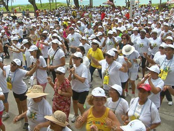 Evento reuniu centenas de pessoas em Boa Viagem. (Foto: Reprodução / TV Globo)