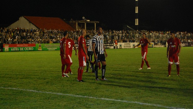 Treze x Rio Branco Série C (Foto: Jackson Rodinneli / TV Paraíba)