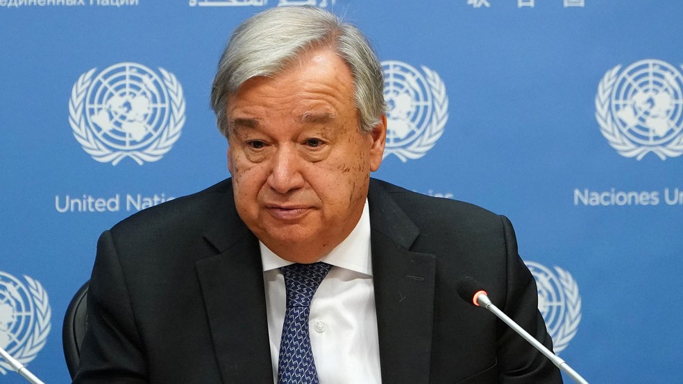 O secretário geral da ONU, António Guterres, fala a jornalistas na sede da entidade, em Nova York, na quarta-feira (18) — Foto: Reuters/Carlo Allegri
