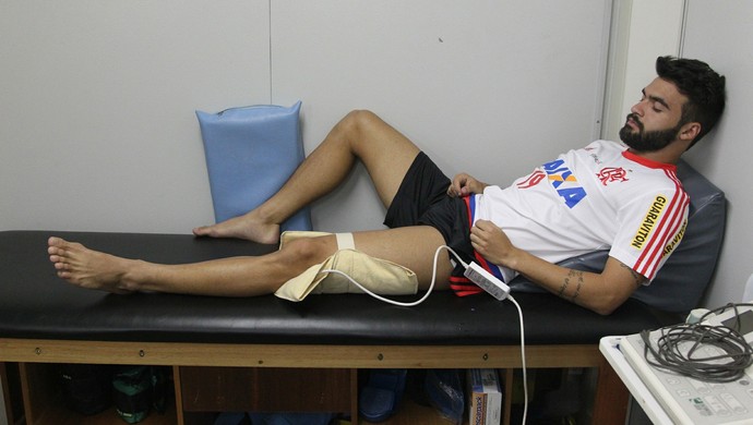 Arthur Maia faz tratamento no Flamengo (Foto: Gilvan de Souza / Flamengo)