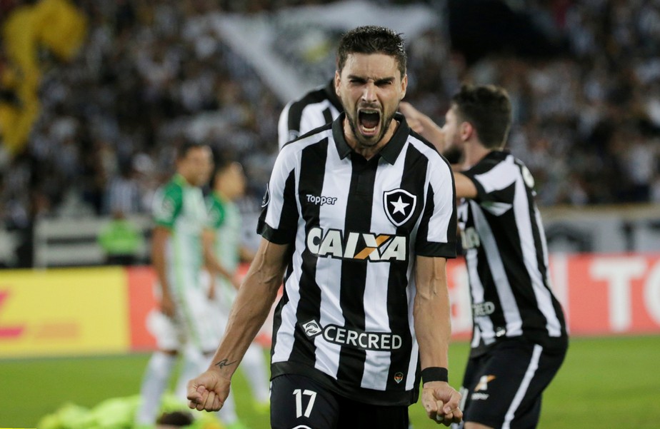 Carimba a vaga! Botafogo elimina atual campeão e se garante nas oitavas de final