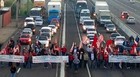 RS: grupo 
faz protesto 
na BR-116 (Alexandre dos Santos/RBS TV)