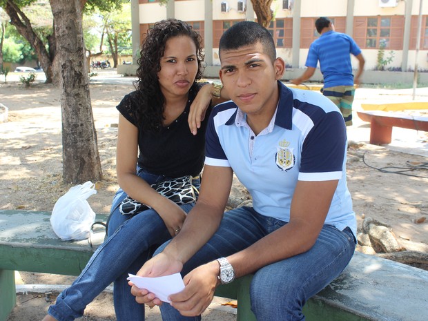 ENEM 2015 - SÁBADO (24) - TERESINA (PI) - Casal perde a prova após lanche (Foto: Josiel Martins)