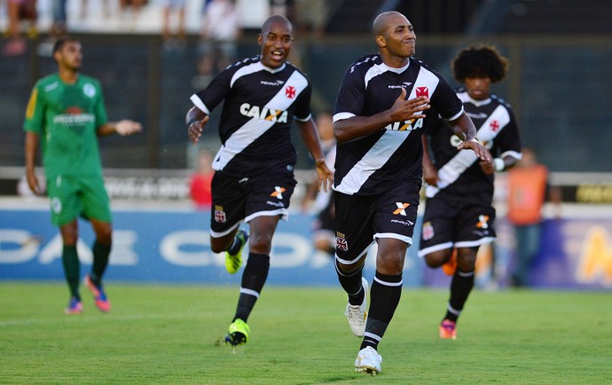 Reginaldo gol Vasco x Boavista (Foto: Marcelo Moreira / Agência Estado)