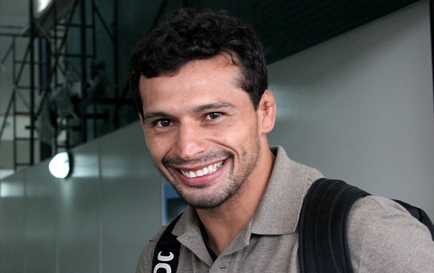 adriano-martins-recebe-elogios-e-festeja-estreia-bem-sucedida-no-ufc