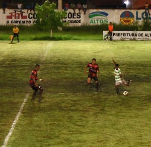 Altos x Flamengo-PI, Athirson  (Foto: Reprodução/TV Clube)