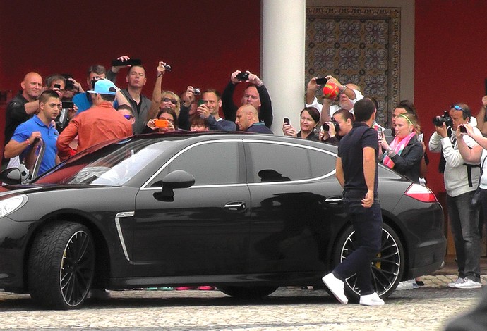 Cristiano Ronaldo chegada concentração Portugal (Foto: Claudia Garcia)