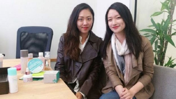 Sarah Lee e Christine Chang importam produtos coreanos para os Estados Unidos  (Foto: BBC)