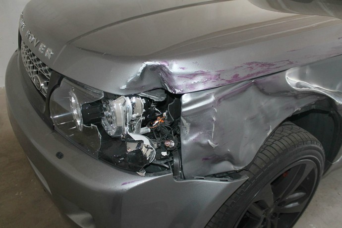 detalhe Range Rover atropelamento Jordan Parsons MMA Bellator (Foto: Reprodução/Facebook) detalhe Range Rover atropelamento Jordan Parsons MMA Bellator (Foto: Reprodução/Facebook)
