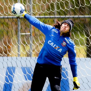 Cássio esclarece polêmica, mas admite Corinthians desorganizado