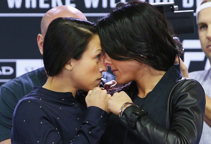 Joanna Jedrzejczyk Valerie Letourneau UFC 193 MMA (Foto: Getty Images)