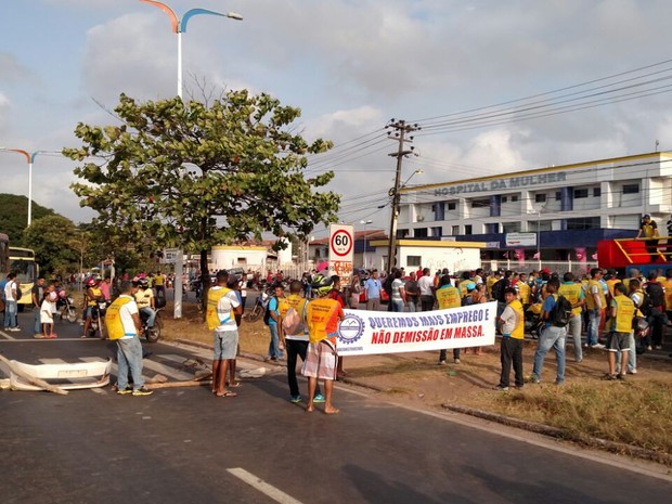 Trabalhadores da Construção Civil protestam por mais valorização (Foto: Douglas Pinto/TV Mirante)