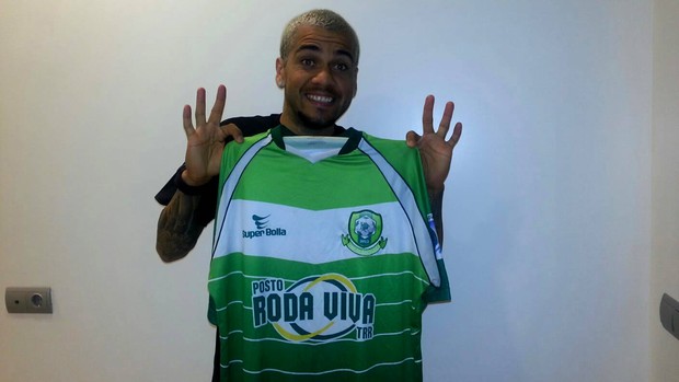 Tarcísio Machado também ganhou uma foto do lateral com a camisa do Jacaré (Foto: Arquivo pessoal)