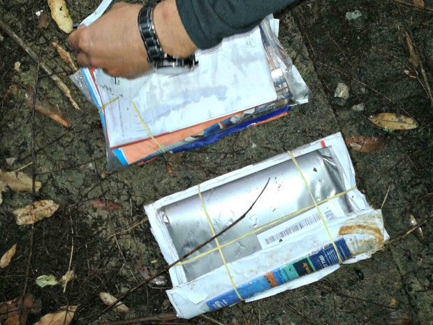 CorrespondÃªncias ficaram danificadas e foram recolhidas (Foto: Arquivo pessoal)