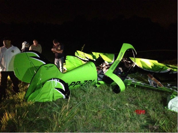 Acidente aconteceu no ínício da noite de quinta-feira (18), em Campina Grande do Sul. (Foto: Marco Aurélio Garcia/RPC TV) Acidente aconteceu no ínício da noite de quinta-feira (18), em Campina Grande do Sul. (Foto: Marco Aurélio Garcia/RPC TV)